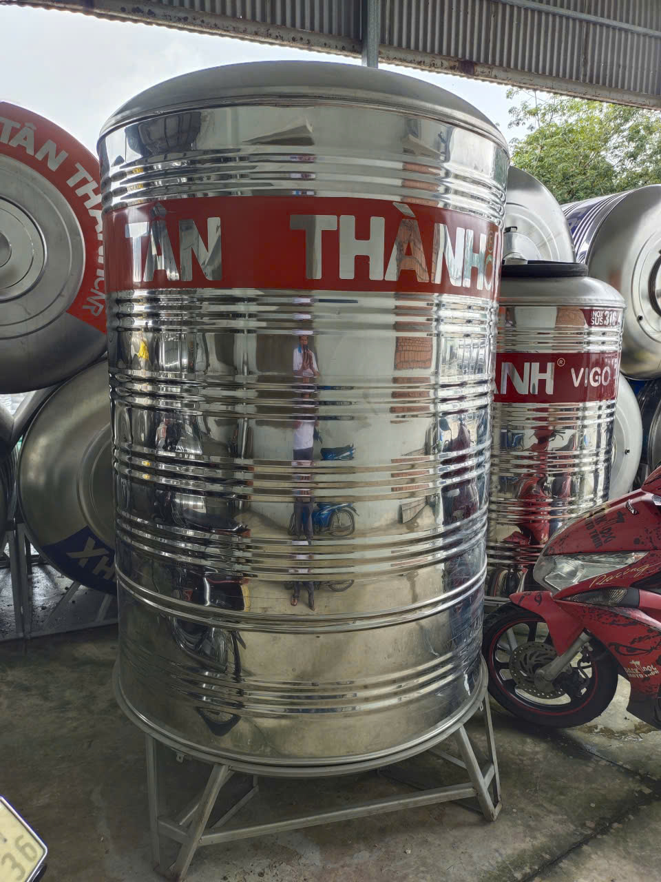 Bồn nước 304 1000L đứng Tân Thành inox 304 1000 lít đứng tân á đại thành giao miễn phí toàn quốc